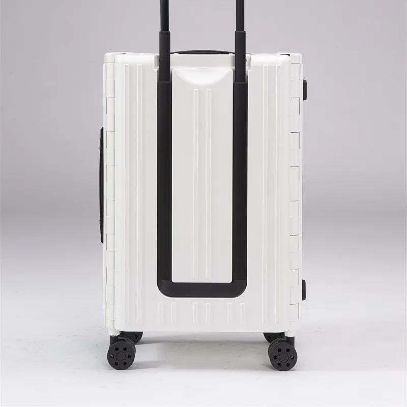 A mala dobrável com tirante e senha de 20 polegadas pode ser registrada.