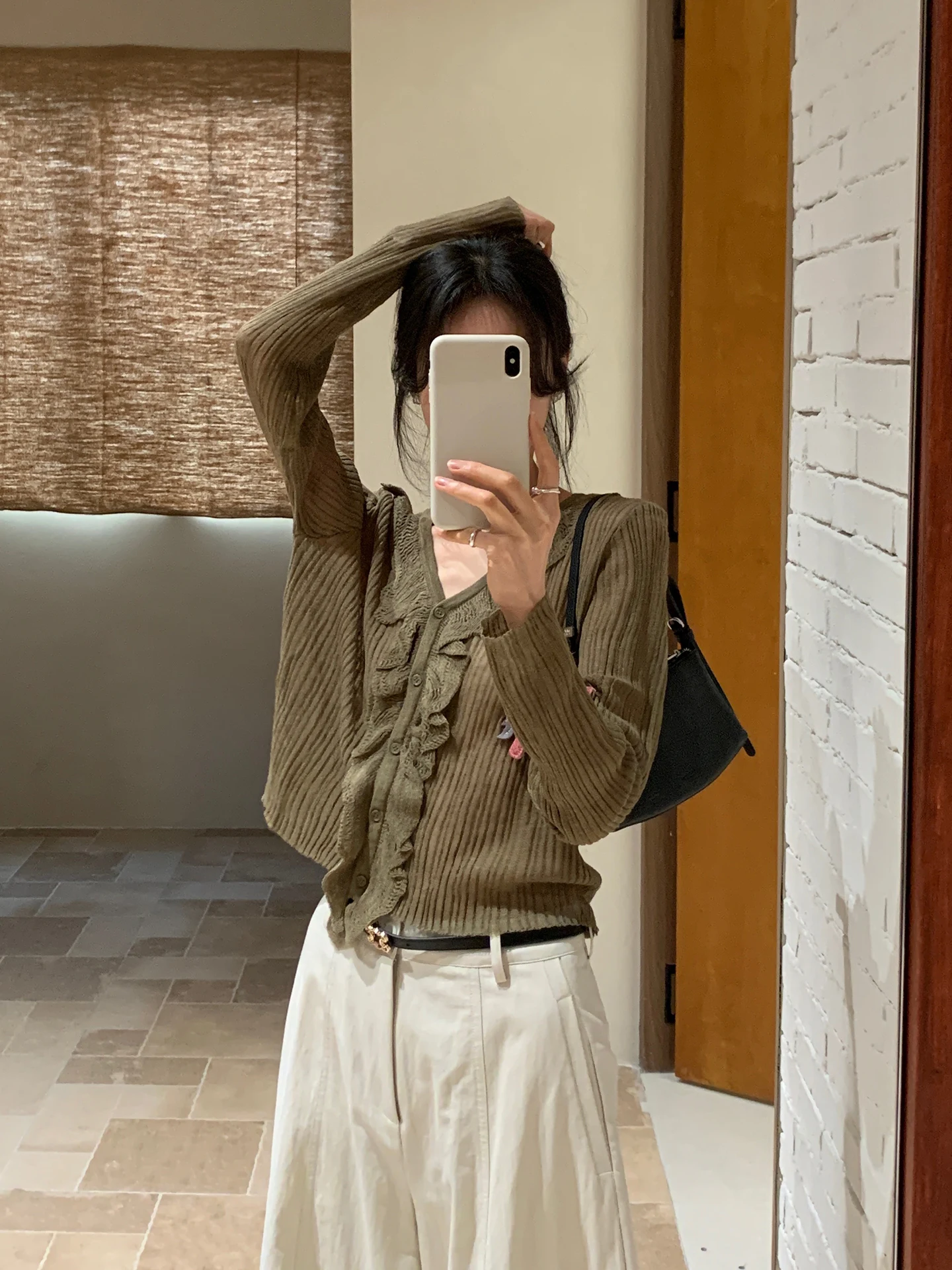 

BRIVIN Женский трикотажный топ в корейском стиле с кружевной отделкой, оливково-зеленый, фактурный, для ранней весны, модный, с длинным рукавом, V-образным вырезом