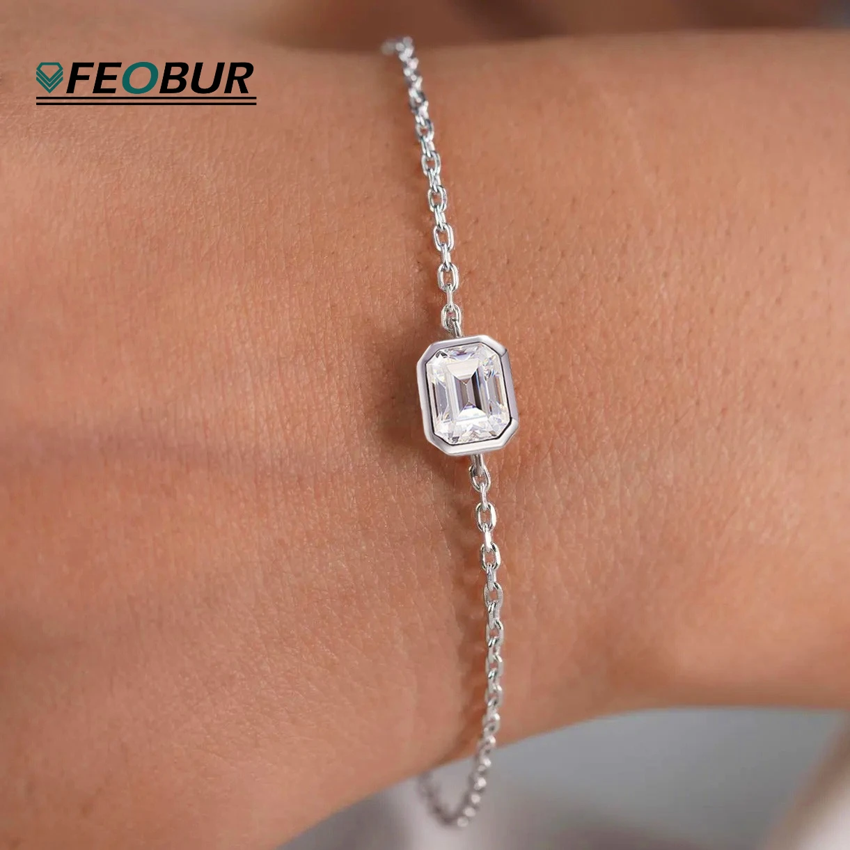 

1-2CT Emerald Cut Moissanite Bracelet for Women Bezel Set Solitaire 925 Sterling Silver Jewelry Charm Hand Chain Adjustable 20cm