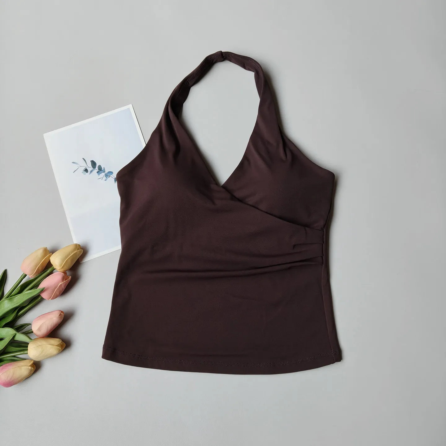 Halsband-Yoga-Top für Damen, hohe Elastizität, bequem, atmungsaktiv, überkreuzter Rücken, figurformend, Sport-Fitness-BH, zum Tragen als Oberbekleidung geeignet. – Detail 7