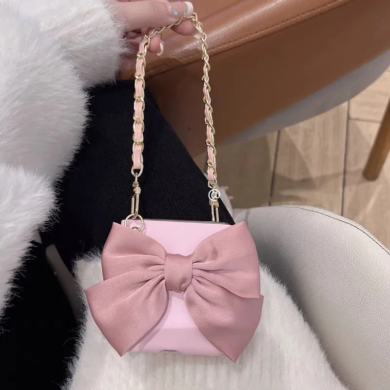 

Elegant Silk Scarf Bowknot Bracelet Phone Case For Samsung Galaxy Z Flip7 Z Flip6 Z Flip 5 4 3 Luxury Handheld Chain Candy Cover