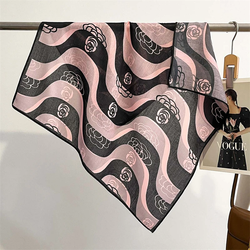 女性プリントスクエアスカーフファッションレトロバンダナ軽量ステインネッカチーフヘッドバンド