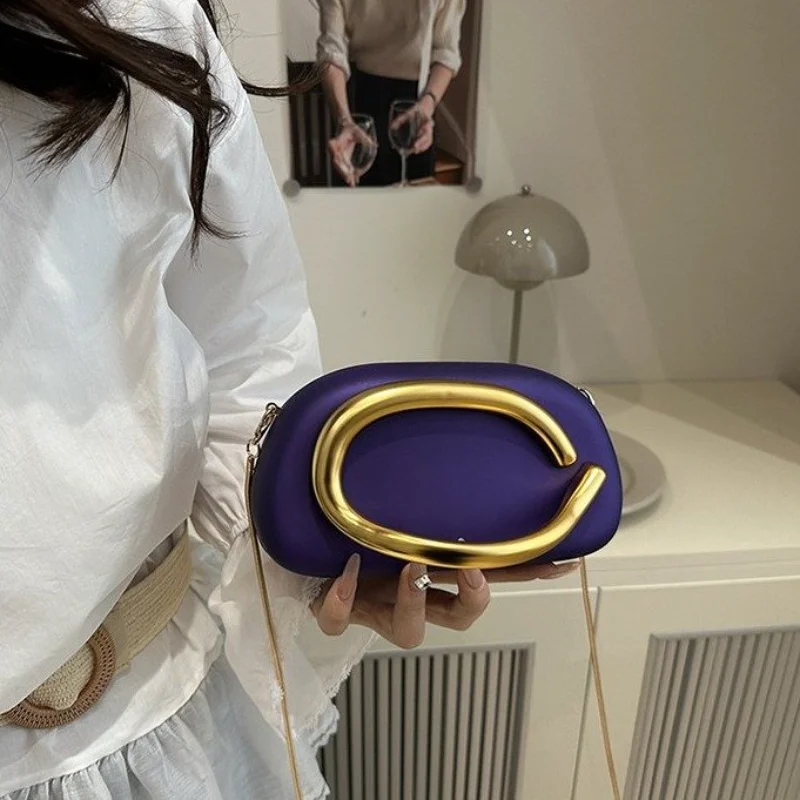 

2025 Luxury Evening Clutch for Women Designer Wristlet with Chain Strap & Rhinestone Details Gala Party Bag