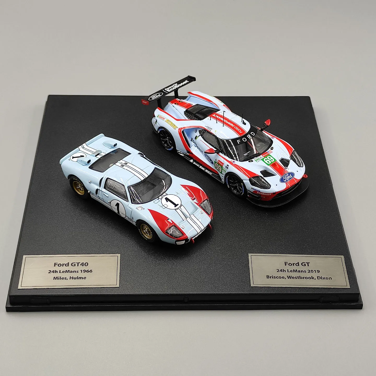 Diecast IXO 1:43 Scale Ford GT40 1966 & 2019 24h LeMans Dual Car Set Alloy Car Model