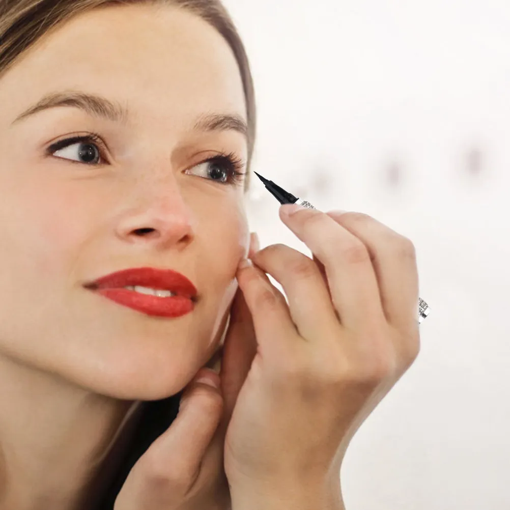 Simple Eyeliner Pen Liquid Type Easy to Use Strong Stretch Performance Clear Eye Line Definition Safe Non Irritating