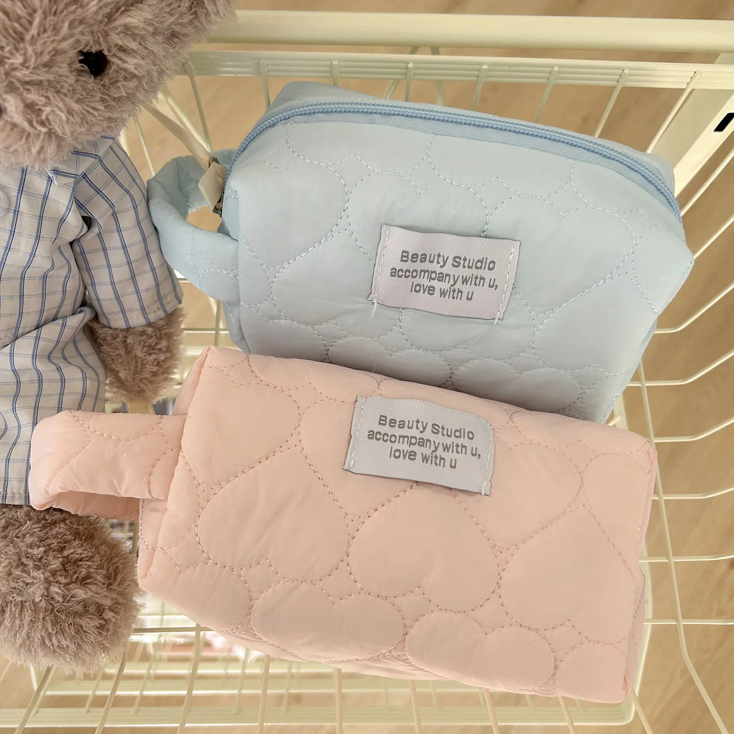 Portable Soft Travel Handbag, Toiletry Bag, Quilted Heart-Shaped Makeup Bag, High-Value for Girls