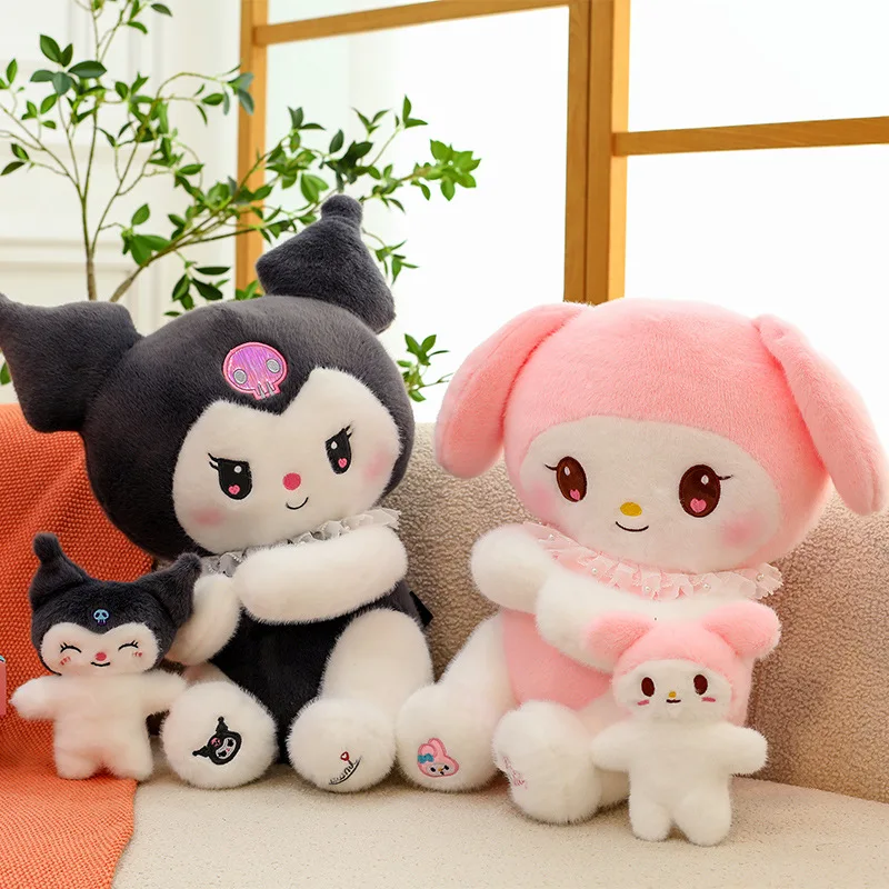 Sanrio น่ารักสร้างสรรค์ Hug Kuromi ตุ๊กตาของเล่นตุ๊กตาโซฟานุ่มหมอน Kawaii เด็กวันเกิดวันวาเลนไทน์คริสต์มาสของขวัญ