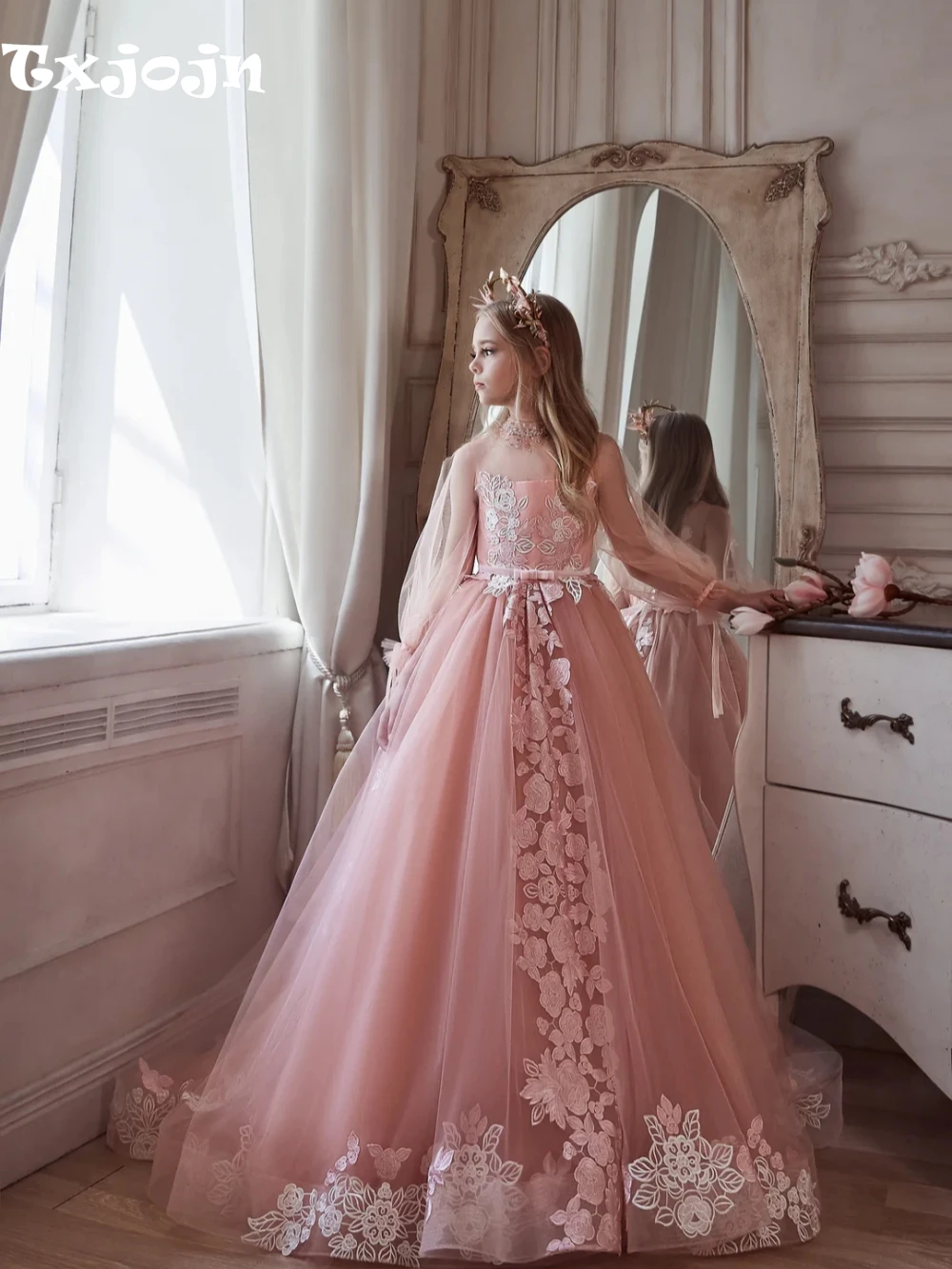 Cute Sweet Lace Appliques A-line Girls Dresses For Birthday Party Sparkly Beaded Long Sleeve Kids Princess Gown Performance Wear