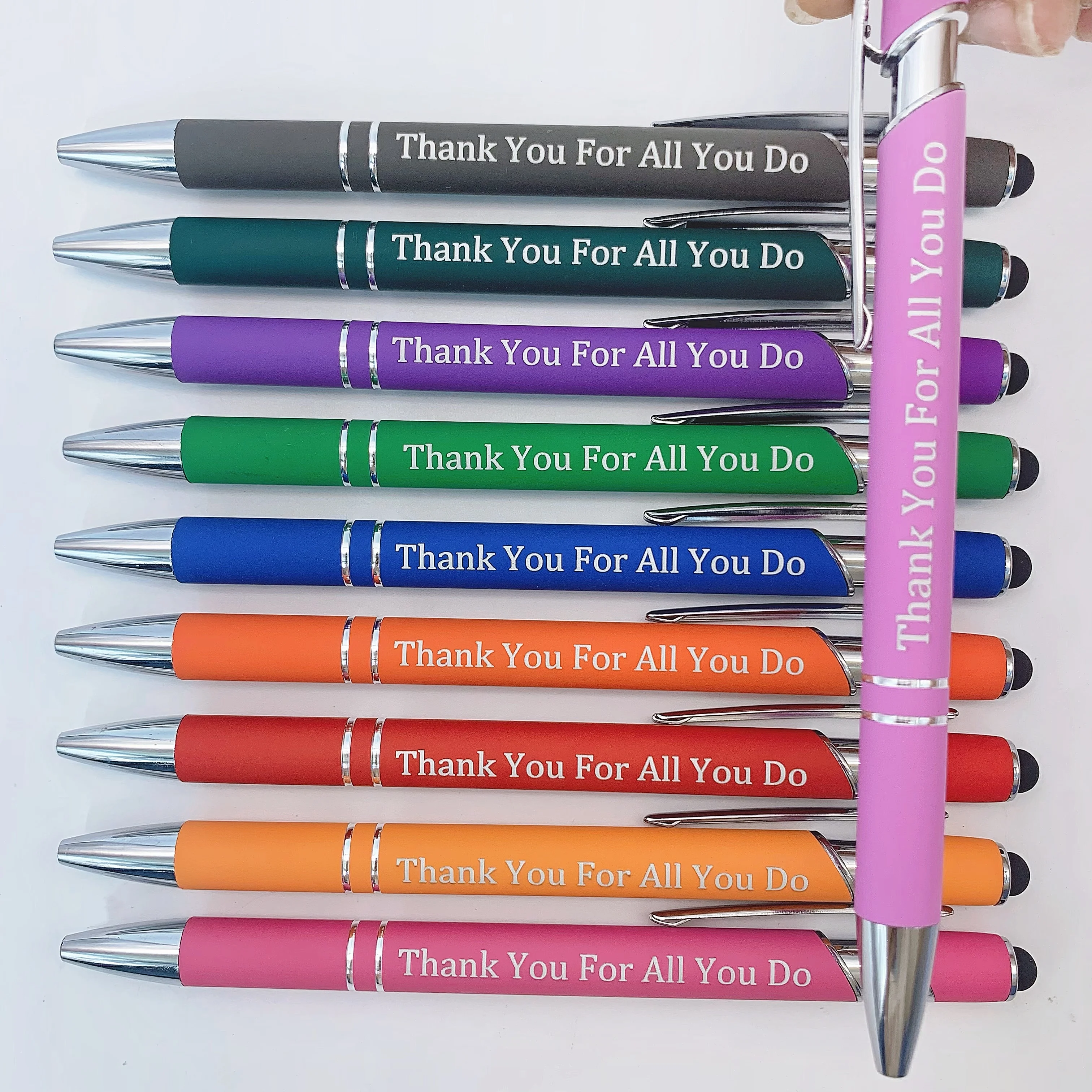 12 szt. uroczych, fioletowych długopisów, długopis na podziękowanie dla pracowników. Każdy długopis niesie napis: "Dziękuję za wszystko". Idealny prezent dla pracowników.