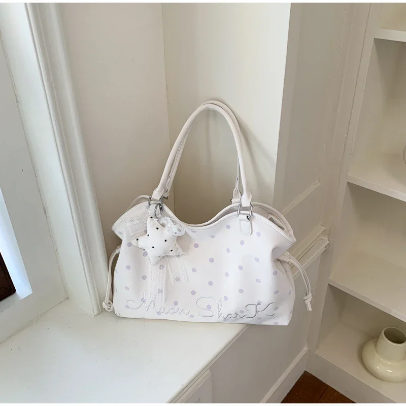 Koreanische große Canvas-Tragetasche mit Polka-Dot-Sternmuster, süße, edgy Schultertasche im Ballett-Schleifen-Stil, vielseitige Damen-Handtasche für den Arbeitsweg – Detail 9