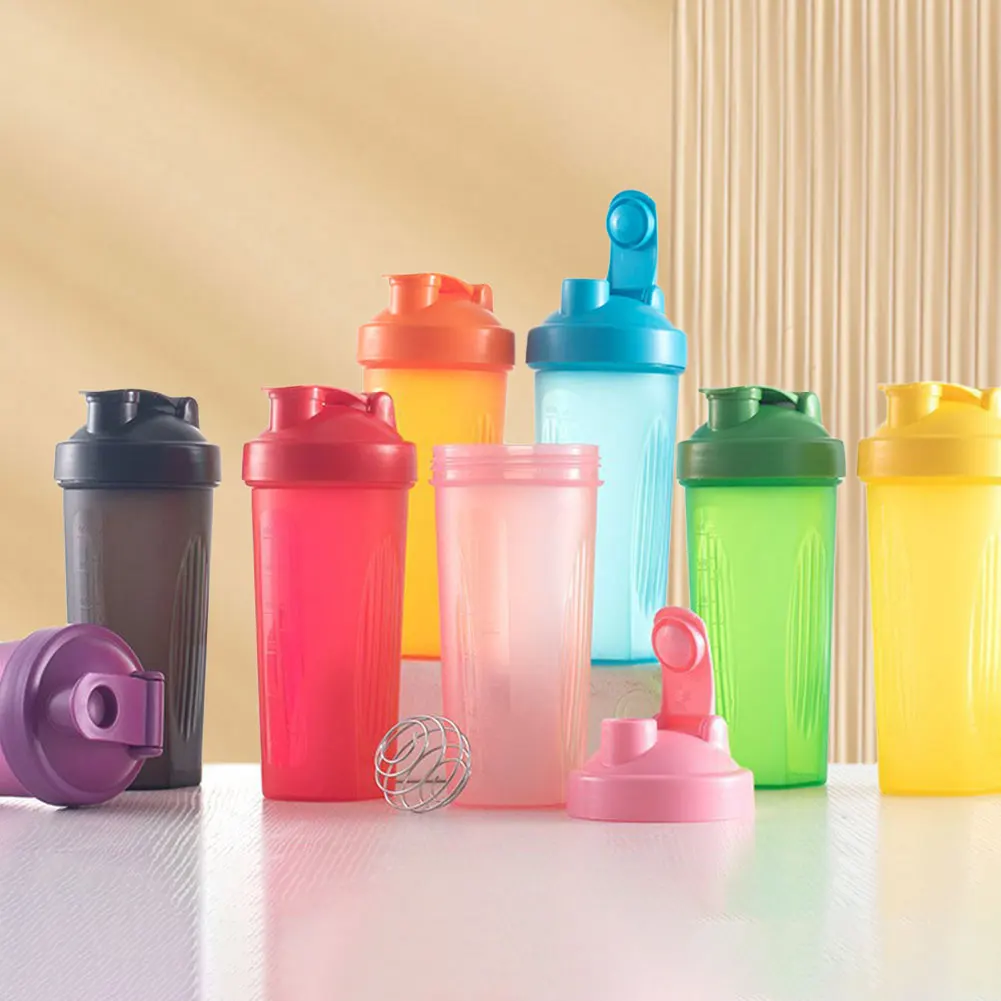 600ml Shaker Bottle Portable Protein Powder Shaker Bottle Leak Proof Water Bottle For Gym Sport Shaker Mixing Cup with Scale