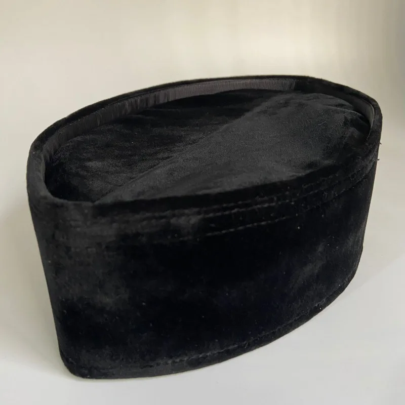 قبعة جنوب شرق آسيا التقليدية التي يرتديها الرجال المسلمين الأولاد سونكونك راتا المخملية سونكوك بوداك راتا اندونيسيا بيسي جافا كوبيا