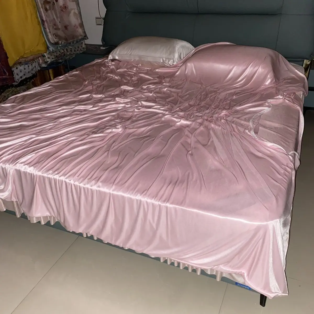 

No Pillow Cover 94.5*86.6in Glossy pink summer satin silk cover with zipper Double side Ice cool bedspread home bedding