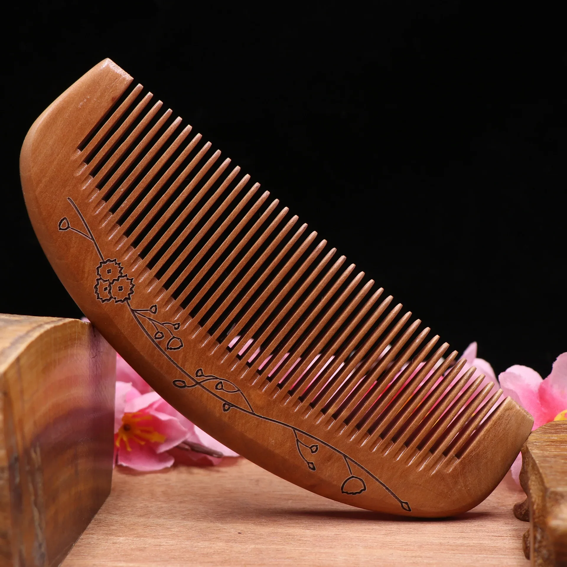 Thickened Boutique Old Peach Wood Comb Carved Electrostatic Hairdressing Wooden Hair Comb