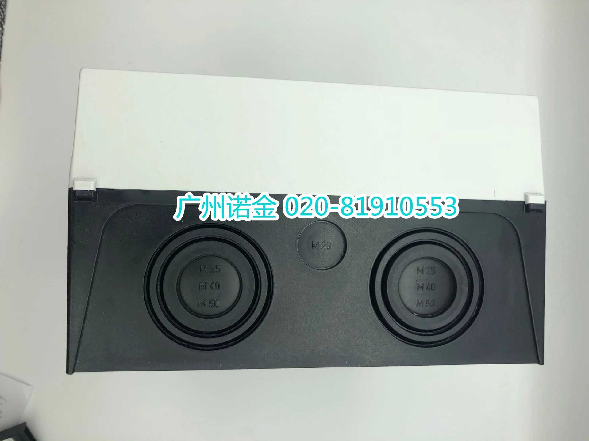 

Изолирующий переключатель нагрузки EATON Eaton Muller P3-100/I5/SVB, новая оригинальная точечная водонепроницаемая коробка IP65