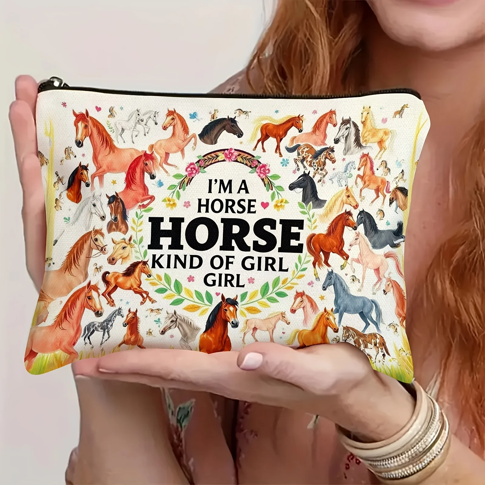 Cosmetic Bag Features an Equestrian-inspired Design and a Durable Zipper, Making It Ideal for Travel and Outdoor Adventures