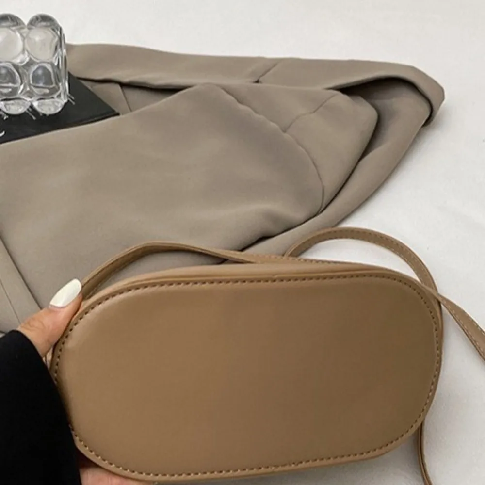 

Versatile Solid Color Shoulder Bag Elegant Adjustable Strap Fashion Handbag Soft Bucket Bag Daily Use