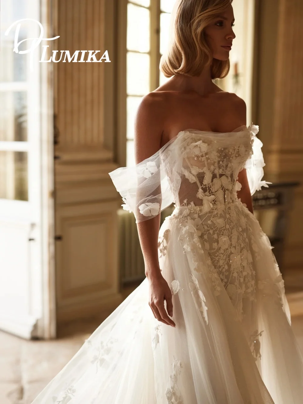 Urocza suknia ślubna z odkrytymi ramionami, elegancka suknia bez rękawów, seksowna koronkowa suknia ślubna w kształcie litery A, aplikacje, długość do podłogi, możliwość personalizacji.