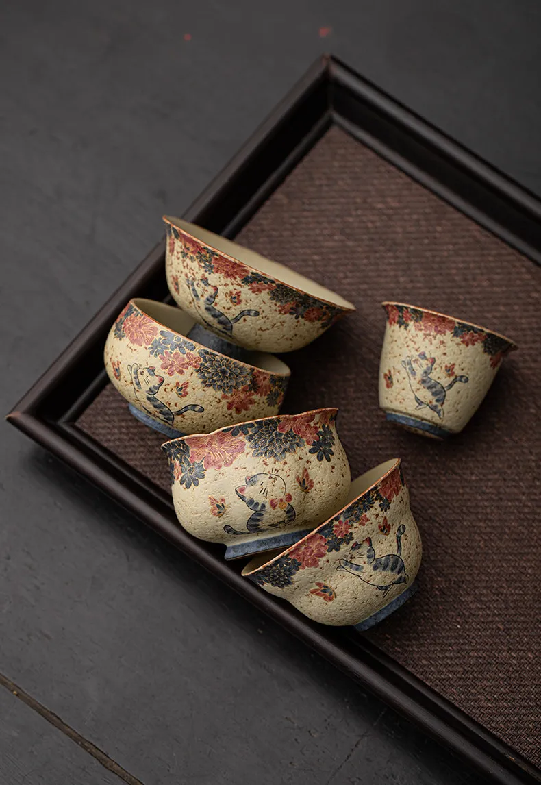

Blue & White Flint Red Cat Pattern Ceramic Mug, Cute Kitten Design Personal Drinking Vessel, Creative Kung Fu Tea Ware