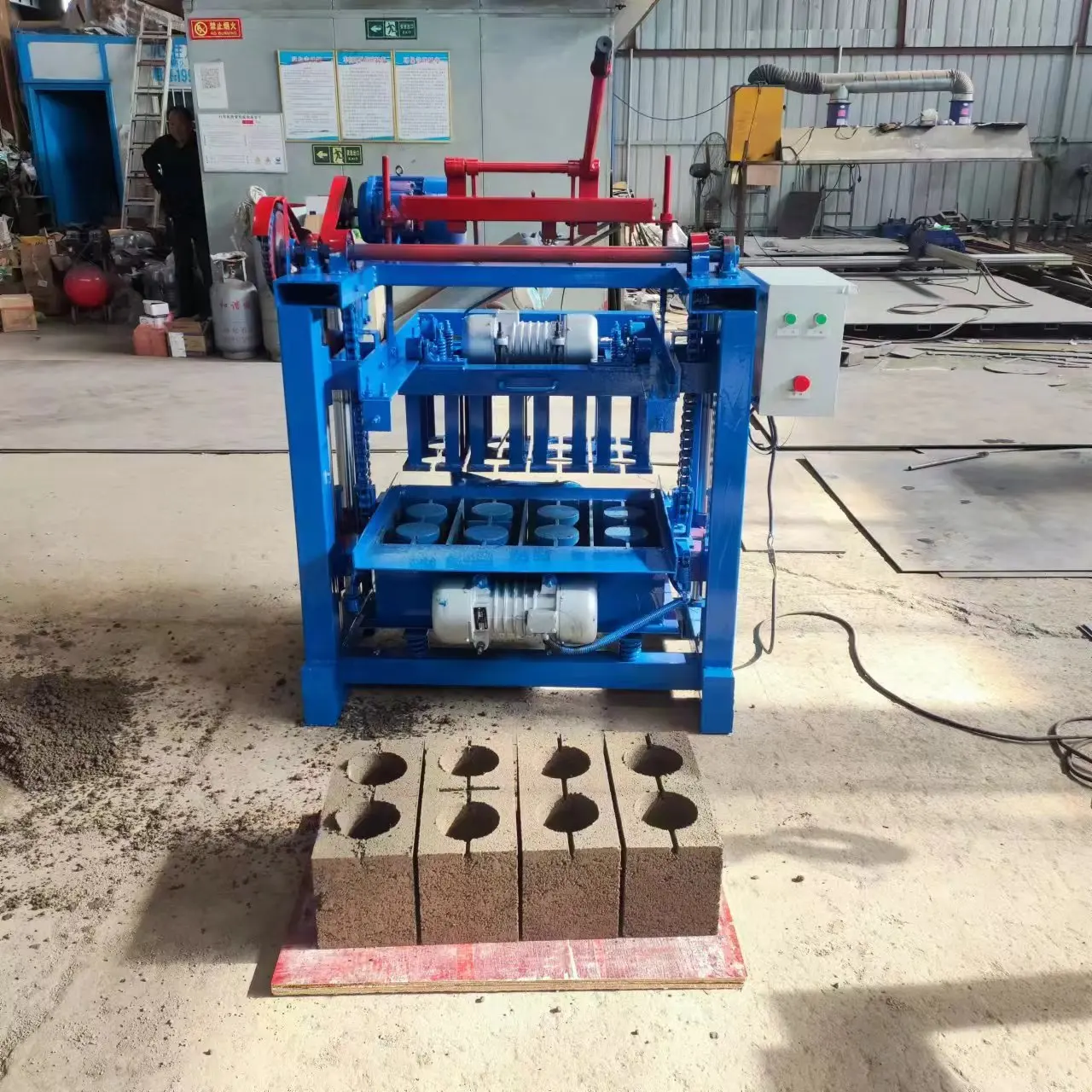 آلة كتلة الخرسانة آلات صنع الطوب الطيني المنقسم بالحجر