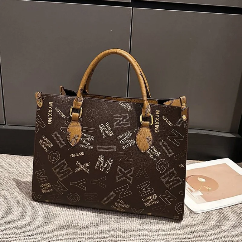 

Luxury High-End Unique Vintage Leather Crossbody Bag Women Solid Color Fashionable Design And Logo