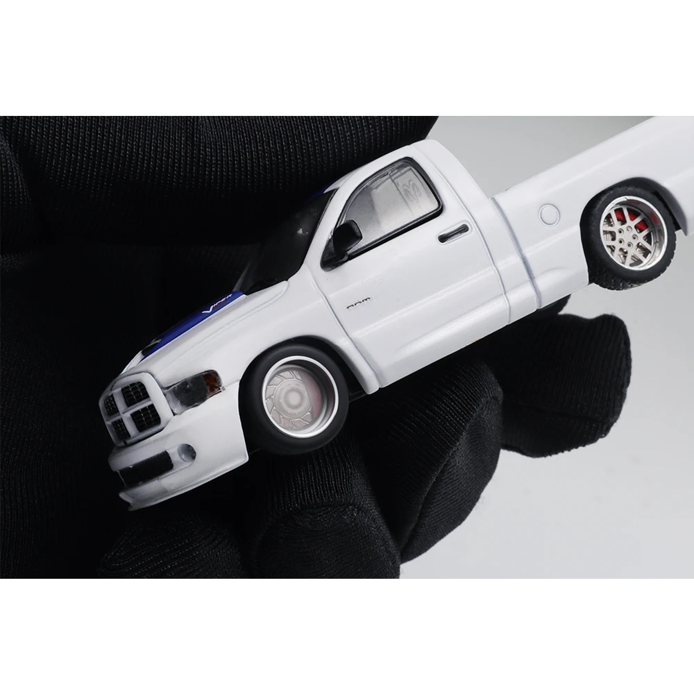 

Модель автомобиля SHOOM 1/64 RAM SRT - Коллекционная металлическая машинка из литого сплава - Подарок для взрослых