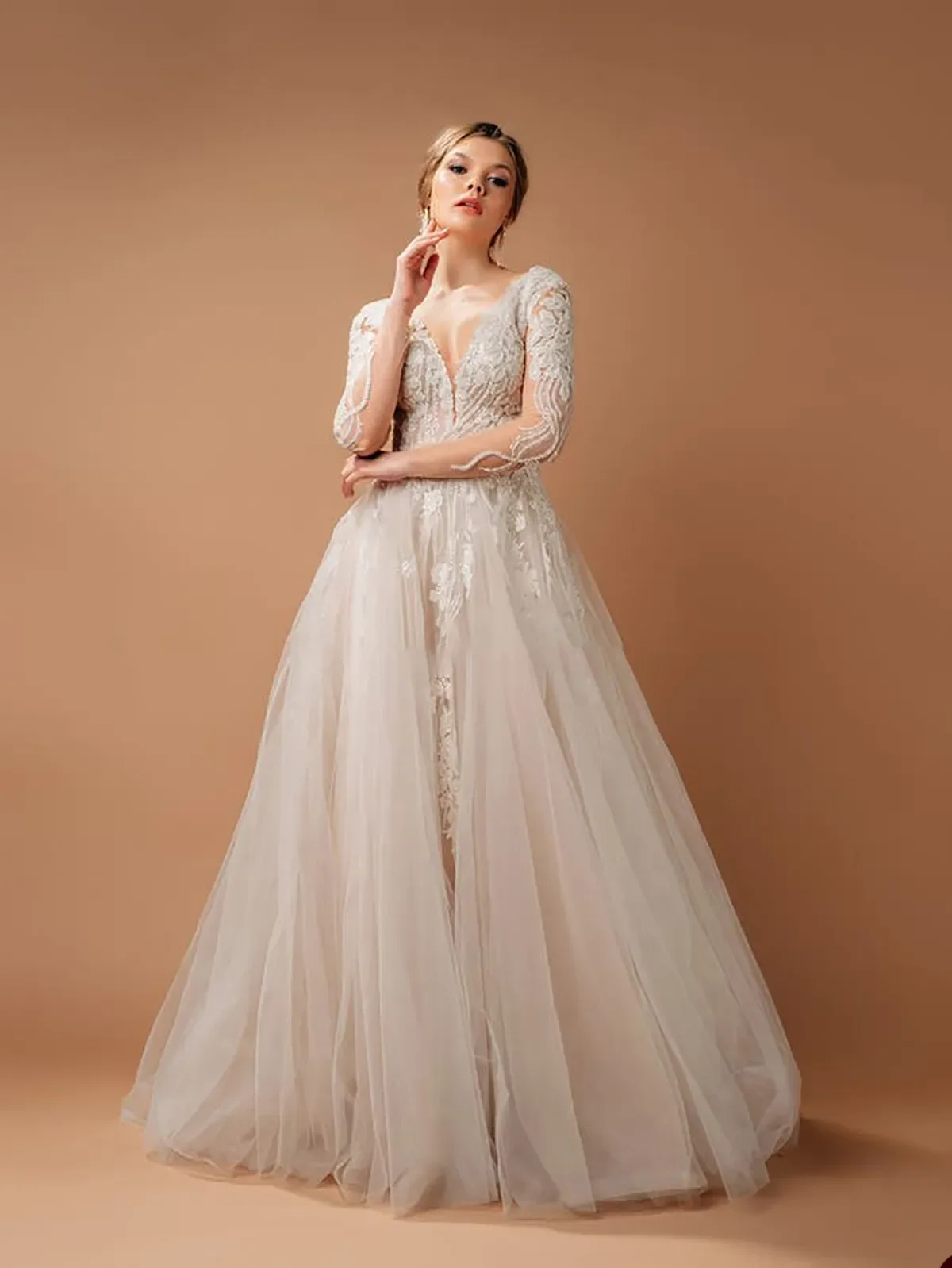 Robe de mariée classique A-Line à manches longues et col en V pour femmes, robe de patients, robe de train de balayage appliquée, personnalisée, photographie de plage, nouveau