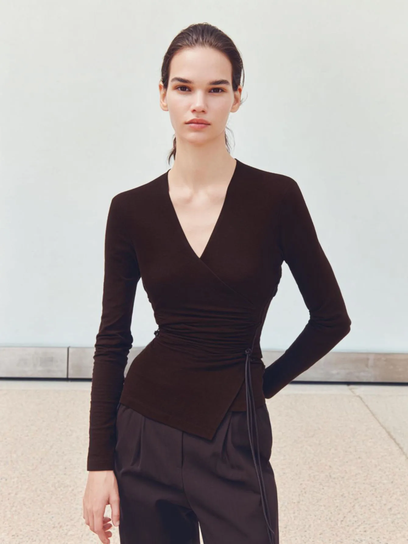 

Женские осенние футболки с длинным рукавом и v-образным вырезом, облегающий удобный однотонный повседневный базовый топ