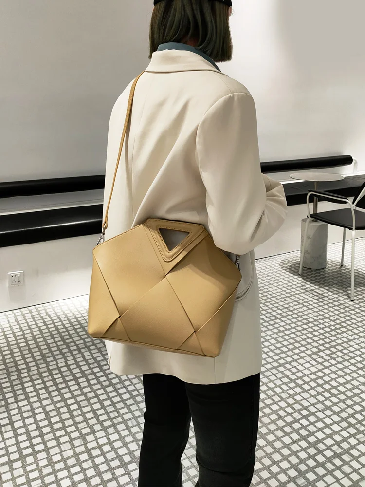

Spring 2025 New Sle Women's Leather Tote Bag Large Capaci oulder Crossbody Bag Woven Design Briti Sle Soft Handle