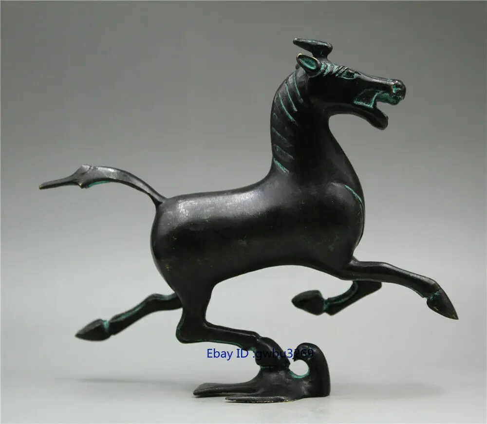 Collection old Chinese bronze handwork Horse stepping swallow statues