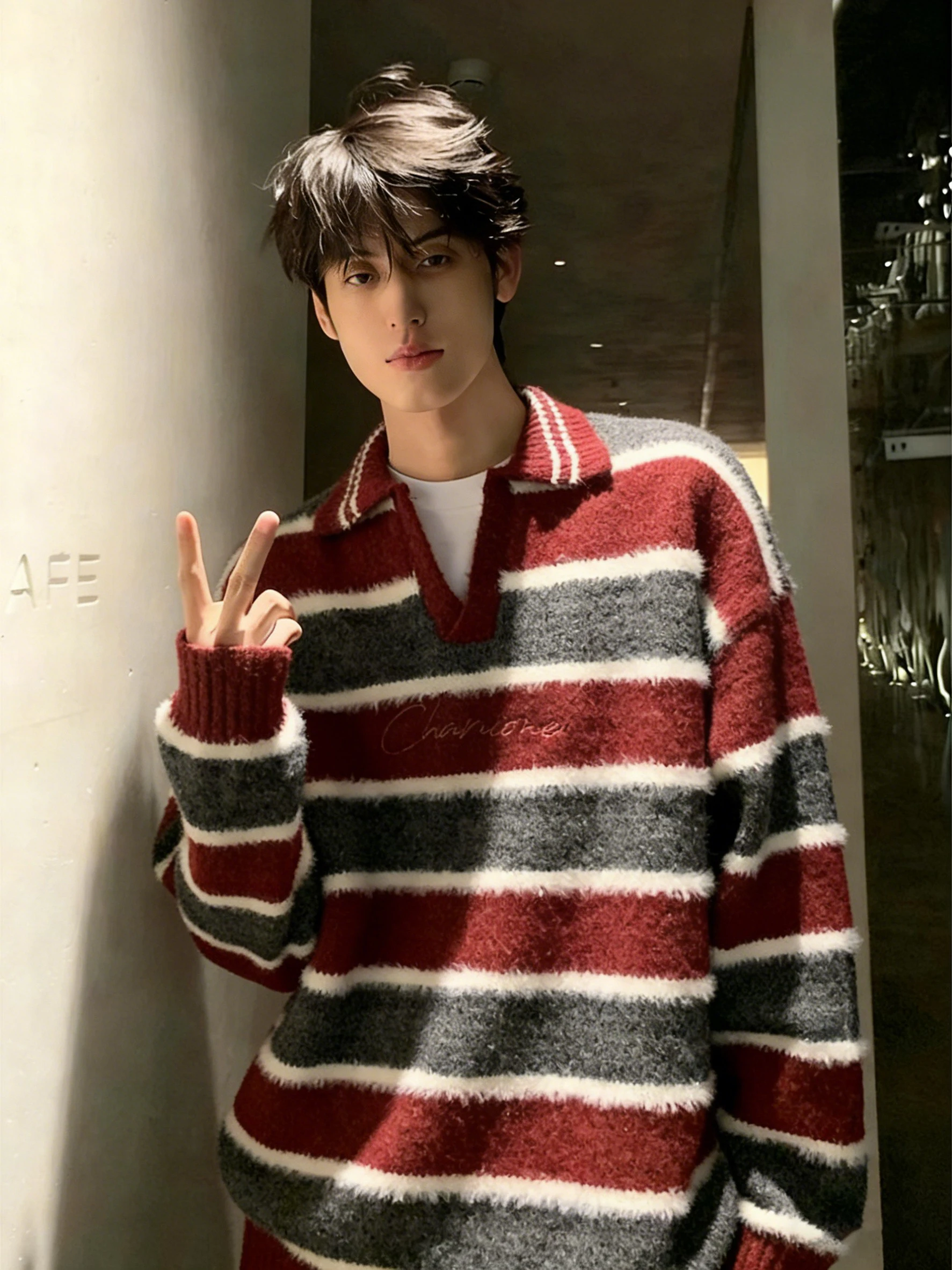 

Red Vintage Preppy Sle Men's Ne Knitwear V-Ne Loose Fit Contrast Color Sweater Casual Winter Warm Long Sve