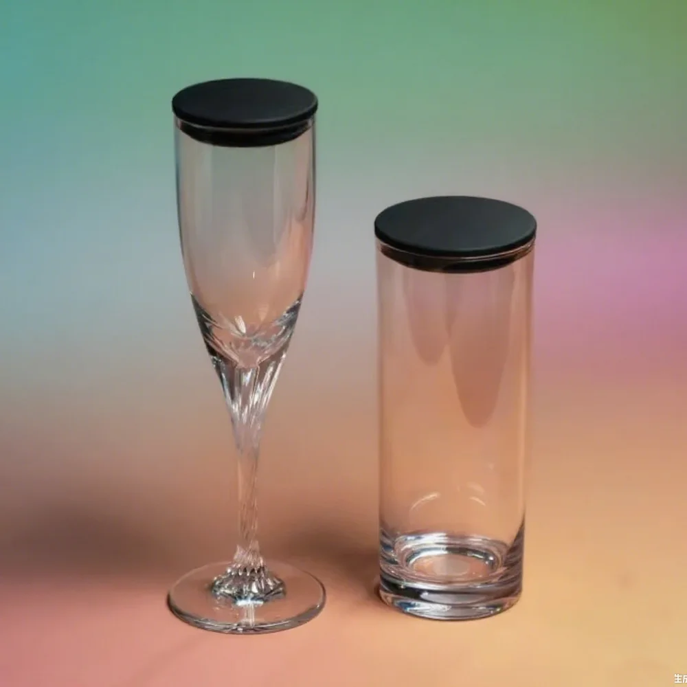 Verre à eau parfait et verre à Champagne parfait par Henry H, produit de tours de magie liquide, gadgets de magie en gros plan