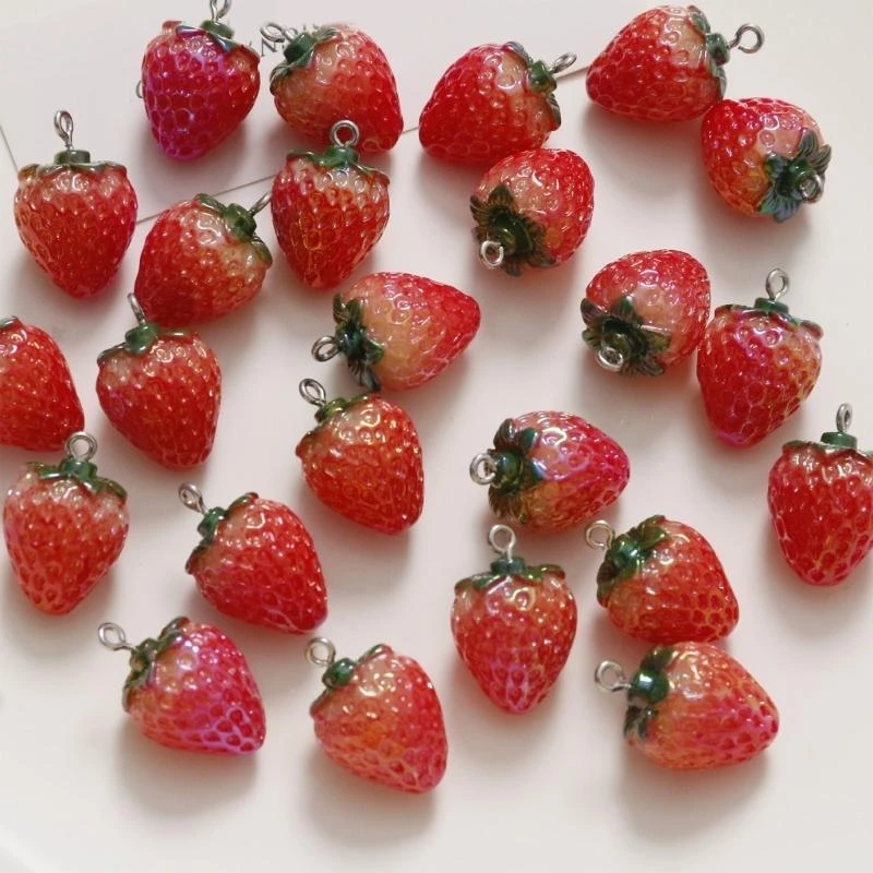 المعلقات الحديثة على شكل فراولة من الراتنج المعلقات على شكل فاكهة حلوة للحرف اليدوية