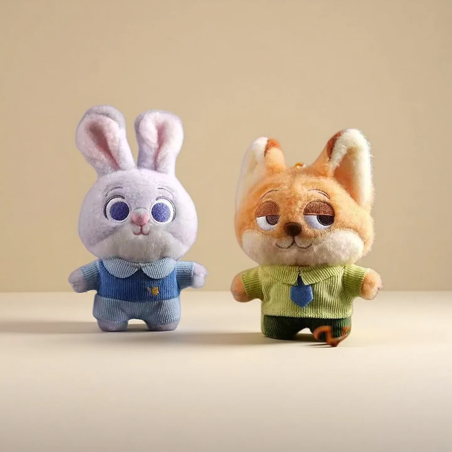 Caliente Kawaii Disney Zootopia 2 mochila de felpa colgante juguete Nick Judy dibujos animados lindo llavero de muñeca regalo de cumpleaños y Navidad para niños