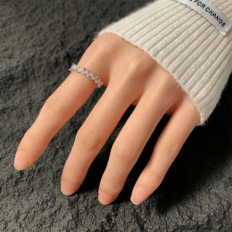 

Exquisite and Elegant Authentic S925 Silver Zircon Romantic and Versatile Women's Ring