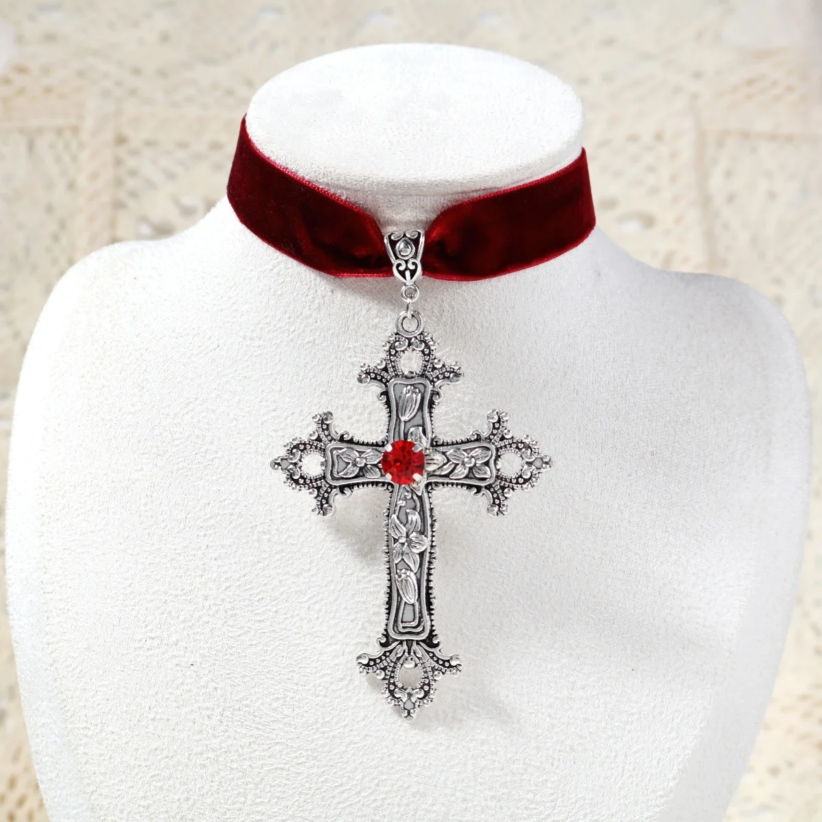 Gothic Cross Choker Black Punk Necklace for Girls Women Cool Alternative Jewelry Birthday Surprise Gift
