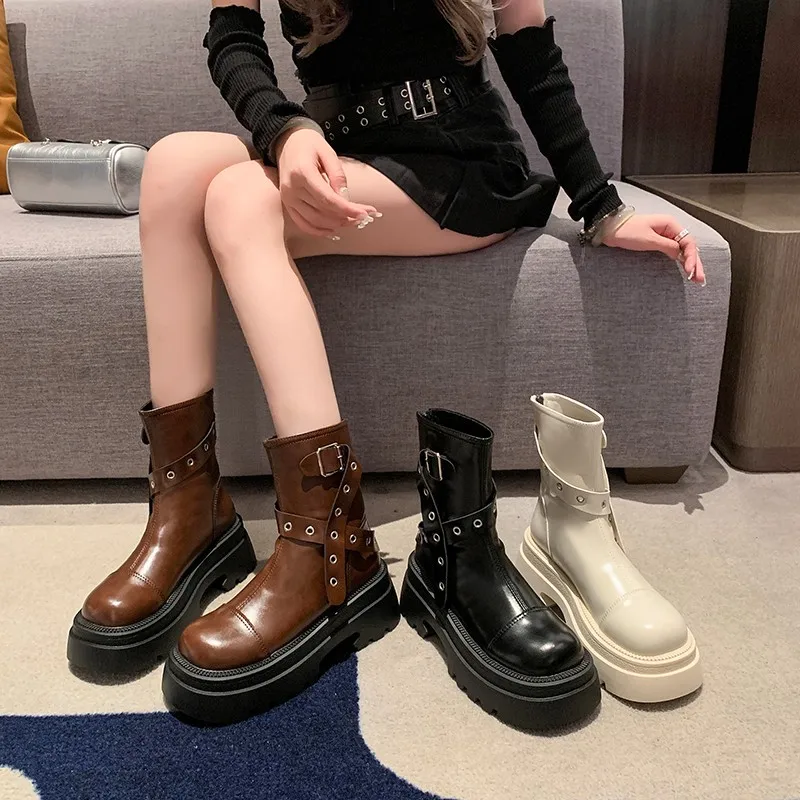 Chunqiu Single Boots 2026 New Autumn British Style Height-increasing Short Boots with Belt Buckle and Thick Soles