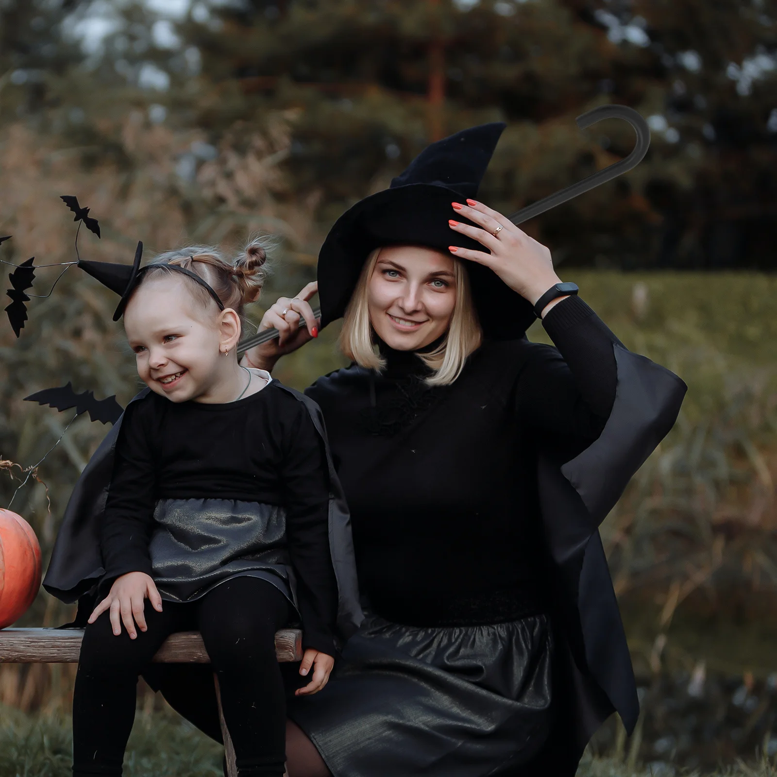 

4pcs Trick Cane Vintage Style Plastic Walking Sticks For Halloween Cosplay Party Stage Costume Prop Decor