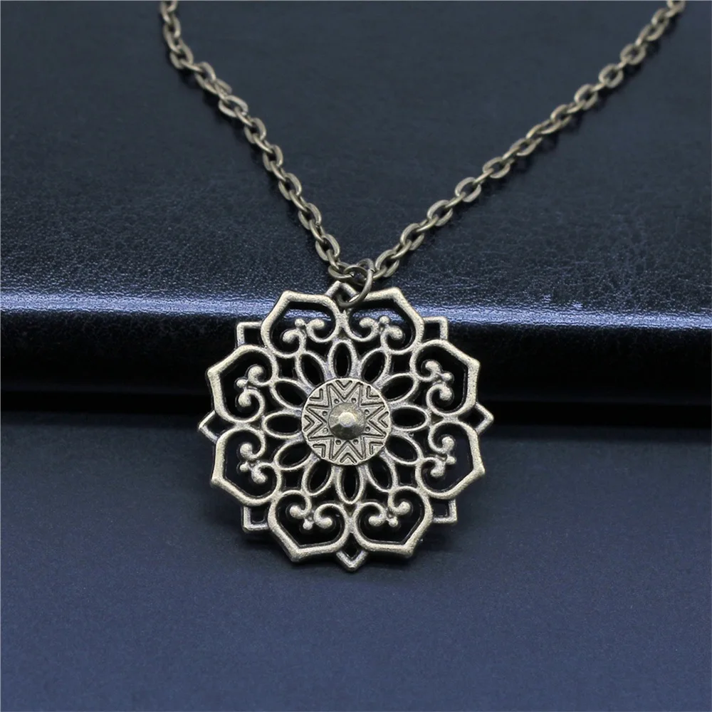 Antique Bronze Color 31x31mm Flower Pendant Necklace For Women