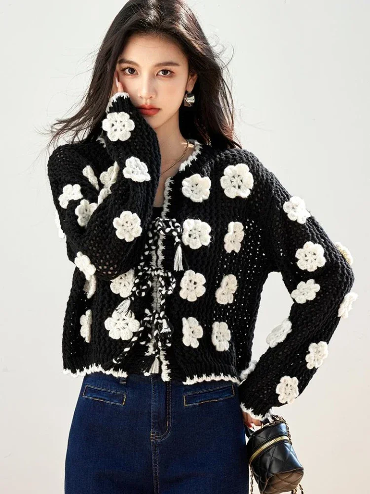 French Vintage 3D Flower Crocheted Knitted Cardigan Women\'s Black White New Round Neck Lace-up Sweet Long-sleeved Sweater Female