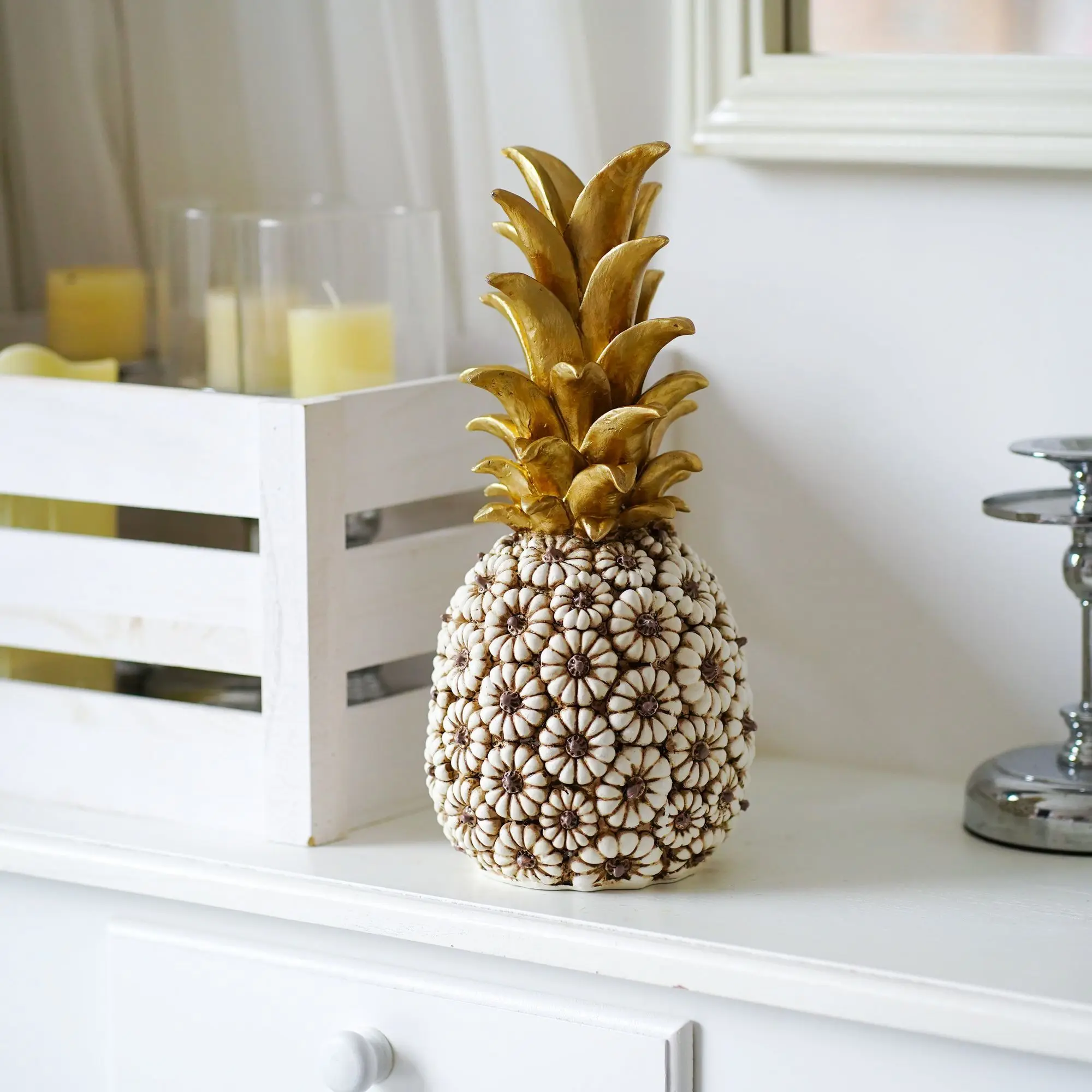 Nordic Style Golden Pineapple Ornament Resin Handicraft Creative Home Decor for Restaurant Wine Cabinet Tabletop Display