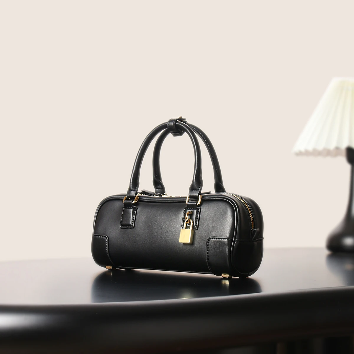 

Niche Cowhide Handbag, Retro Bowling Bag, Versatile New Commuter Boston Pillow Bag, Soft Leather Crossbody Bag