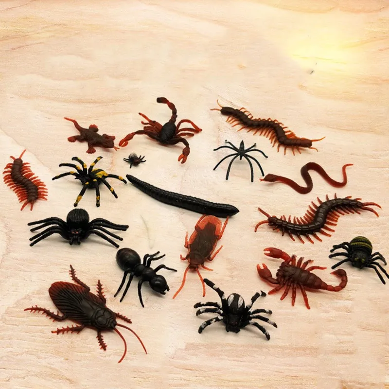 30Pcs Halloween Funny Toys Plastic Cockroach Housefly Centipede Scorpions Gags Practical Jokes Toy Oyuncak Gadgets Rubber Bugs