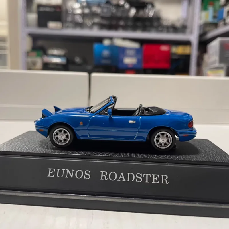 EBBRO moulé sous pression 1:43 échelle Roadster MX5 NA modèle de voiture en alliage produit fini série de Simulation Automobile Souvenirs Collection cadeau