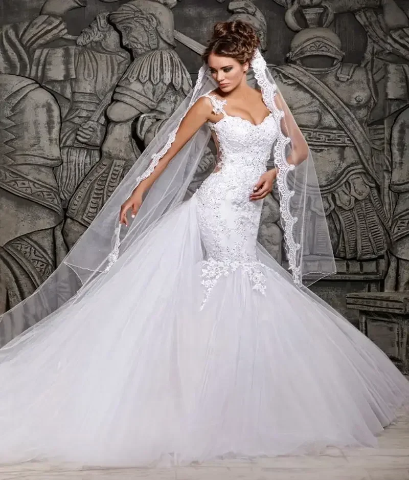 ชุดแต่งงานแฟชั่นนางเงือกแบบกำหนดเอง แขนกุด มองทะลุด้านหลัง ชุดเจ้าสาวสั่งตัด