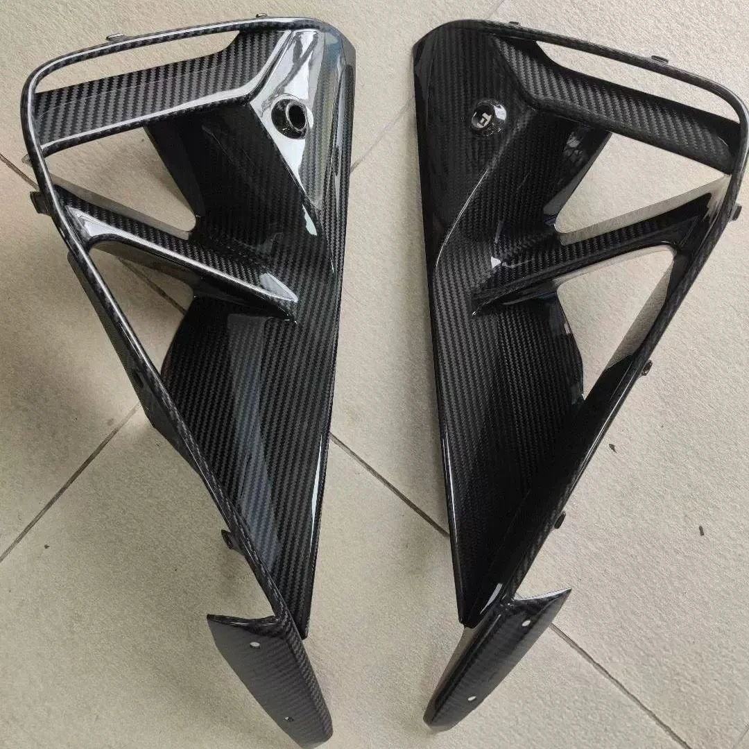 Suitable for BMW 2 Series M240 dry carbon fiber front bumper air outlet G42 modification fog light intake grille size surround