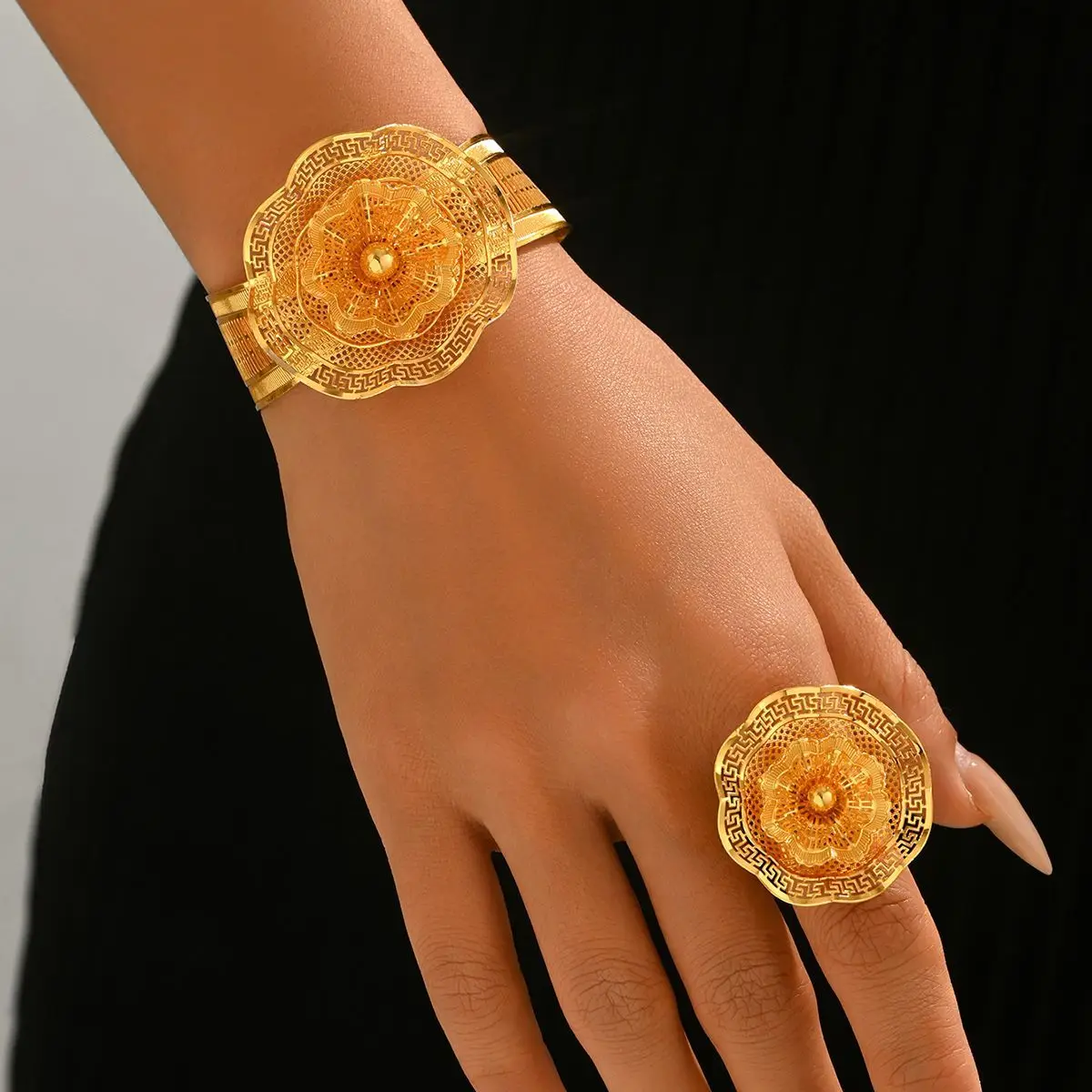 New Dubai Fashion 24K Gold Plated Bracelet Ring Exquisite Engagement Party Jewelry Set for Lover