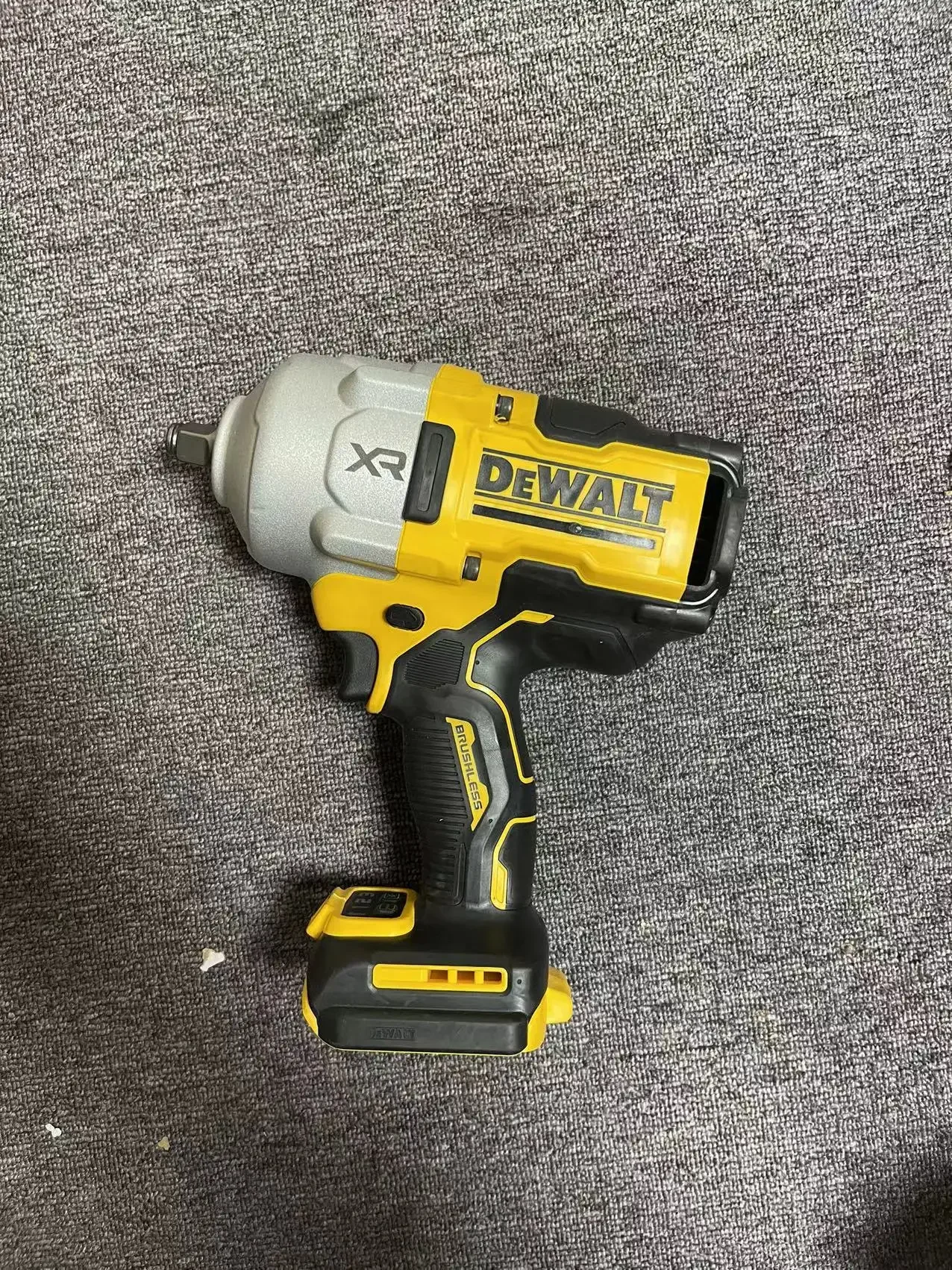 DEWALT DCF961 20V MAX  1/2\