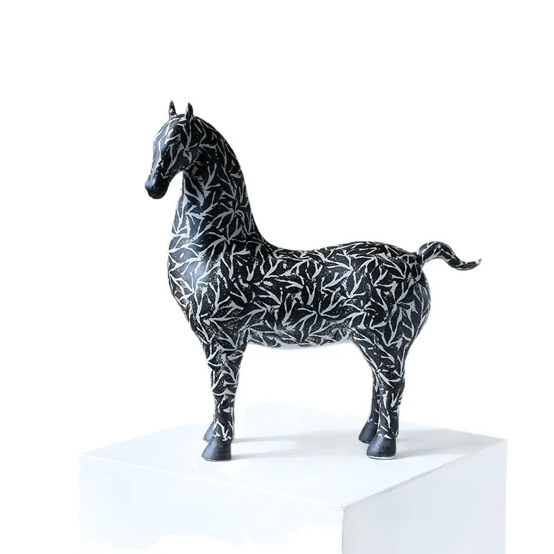 Light luxury ornaments, lucky office horse ornaments, living room entrance home ornaments
