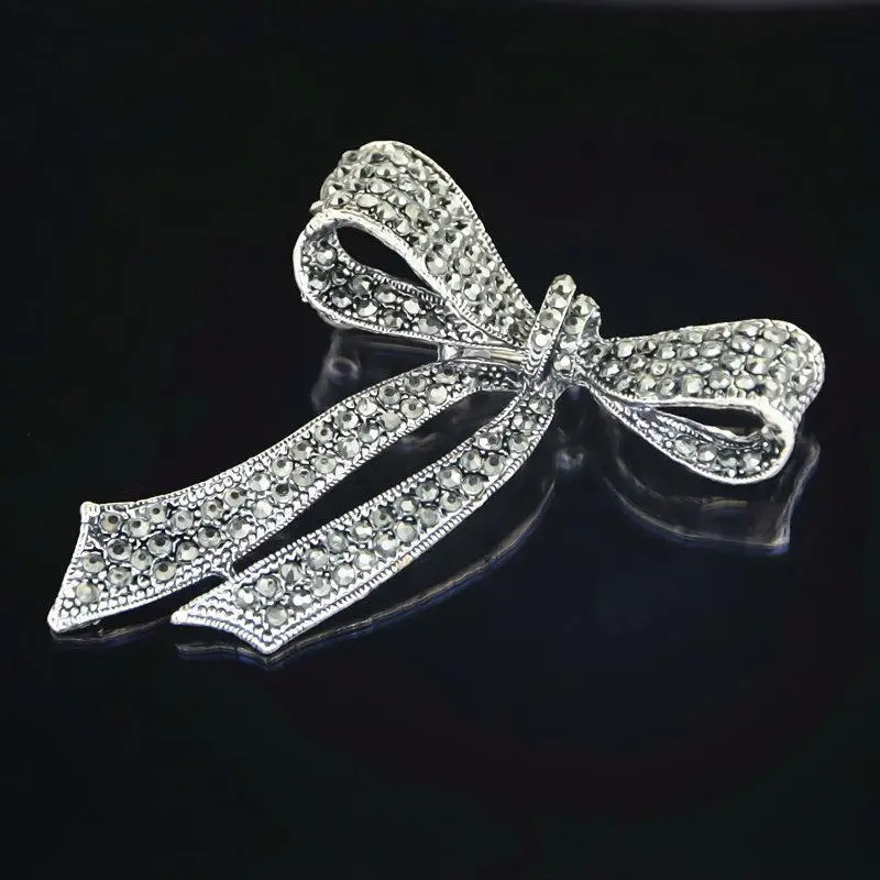 Chic Vintage Rhinestone Pearl Bow Brooches; Uni versal Accessory For Women's Apparel Gifts